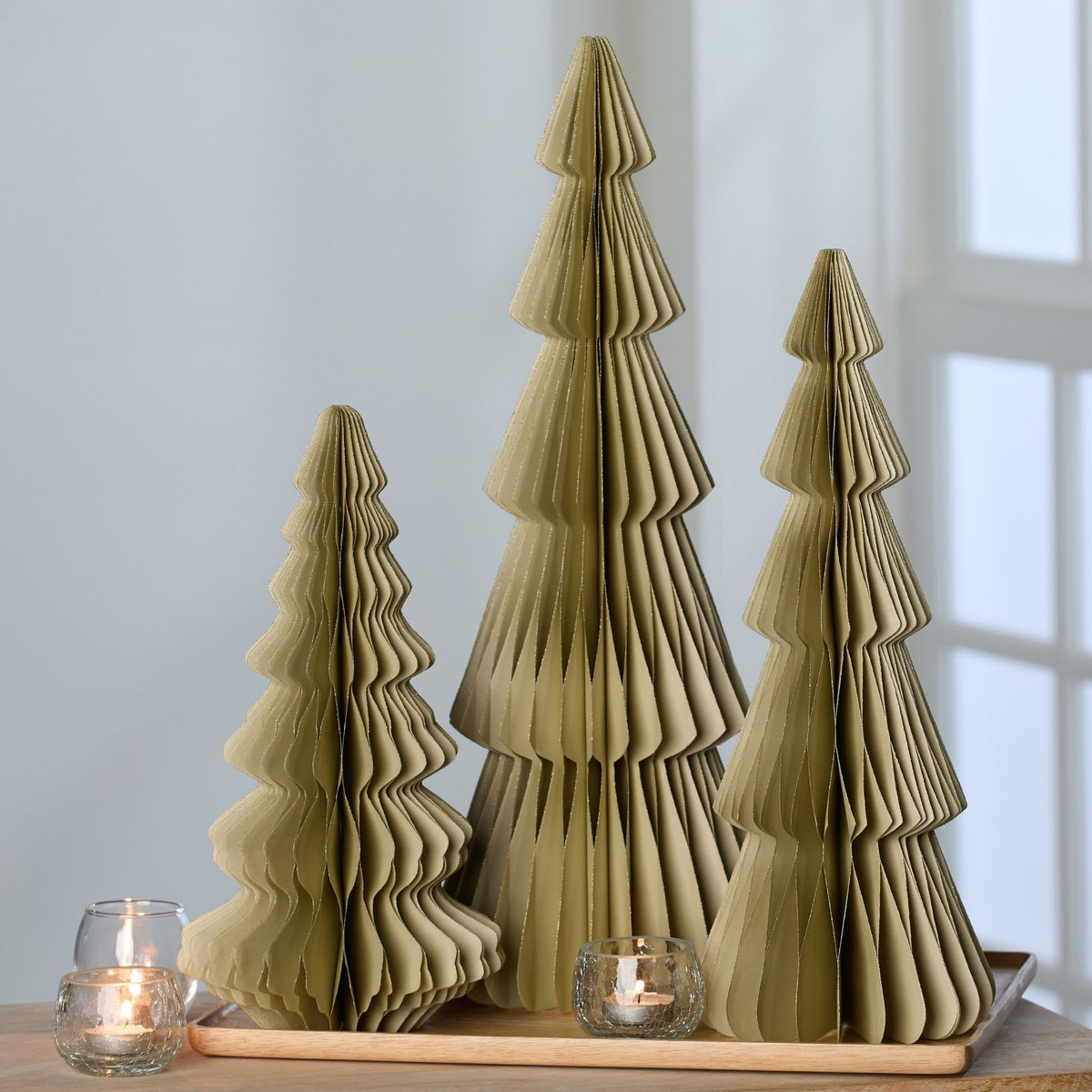 Honeycomb paper tree statement-sized, Set of 3 Moss green, gold glitte ...