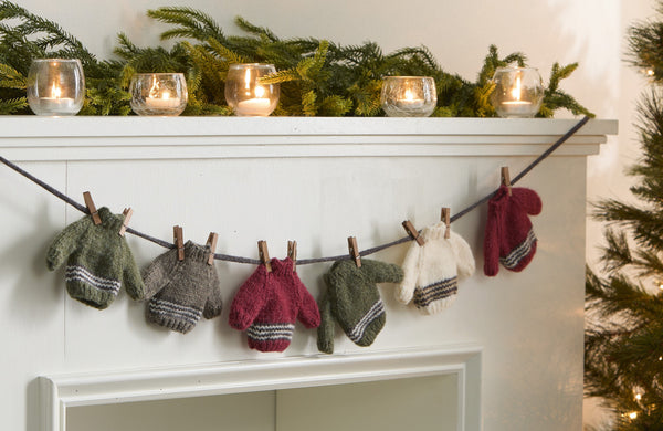 6 Ft Hand Knit Sweater Garland – Mini Sweater Christmas Garland with 6 Rustic Knit Sweaters in Red, Snowdrop, Spruce & Granite – Holiday Mantel & Tree Decor